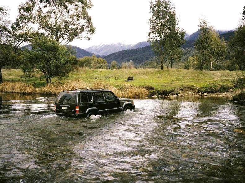 Tour Through the Rugged Four-Wheel-Drive Tracks: Take on the park’s four-wheel-drive tracks